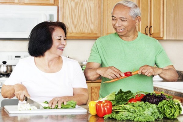 Chế độ dinh dưỡng cho người cao tuổi: Thức ăn tốt cho người cao tuổi tim mạch!